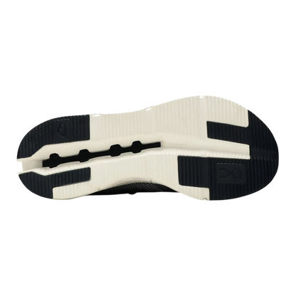 ON Cloudnova ‘White/Black’