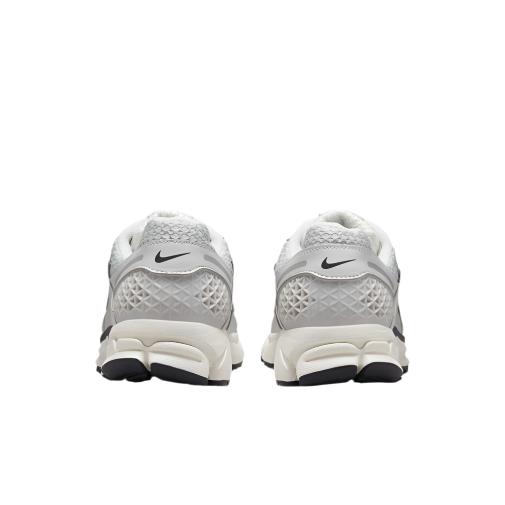 Nike Vomero 5 ‘Photon Dust Metallic Silver’