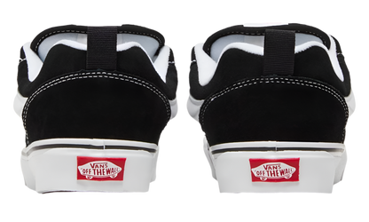 مدرسة فانز كنو "بالأبيض والأسود"