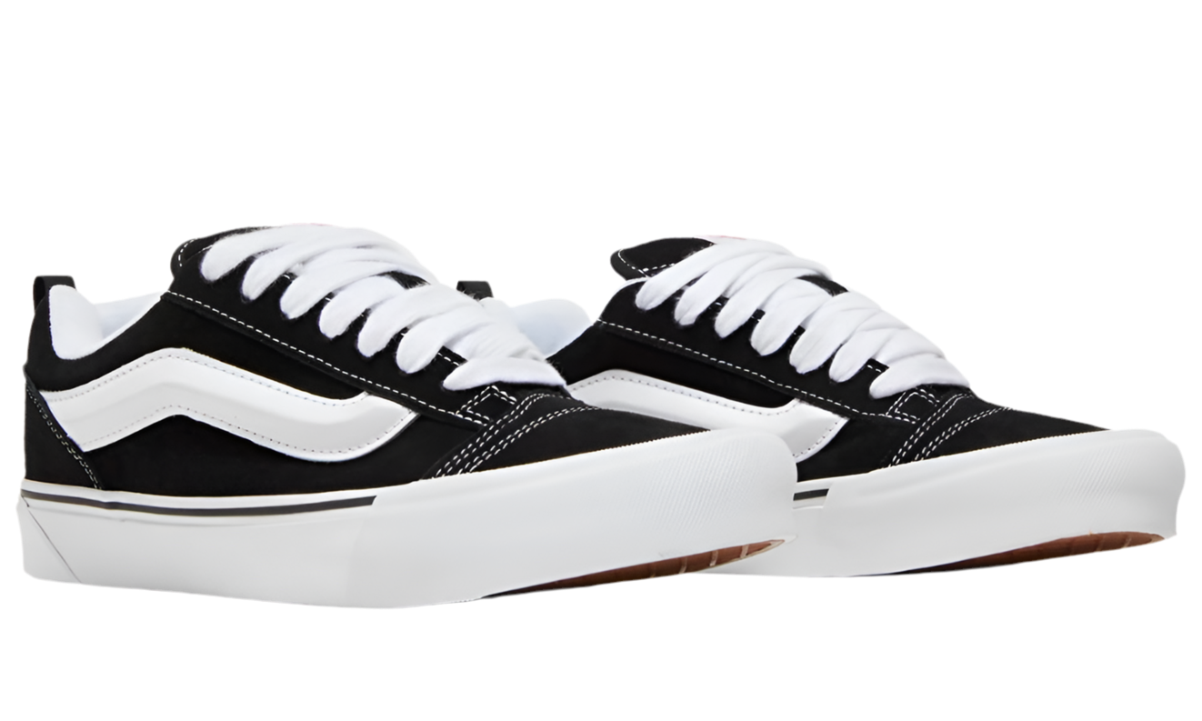 مدرسة فانز كنو "بالأبيض والأسود"