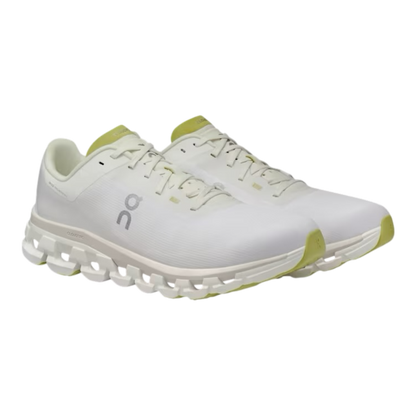 ON Cloudflow 4 ‘White/Sand’